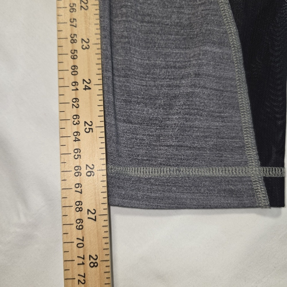 Lululemon Women's Cropped Leggings Sz 8 Striped Black Gray Zipper Pockets Mesh - Picture 7 of 10